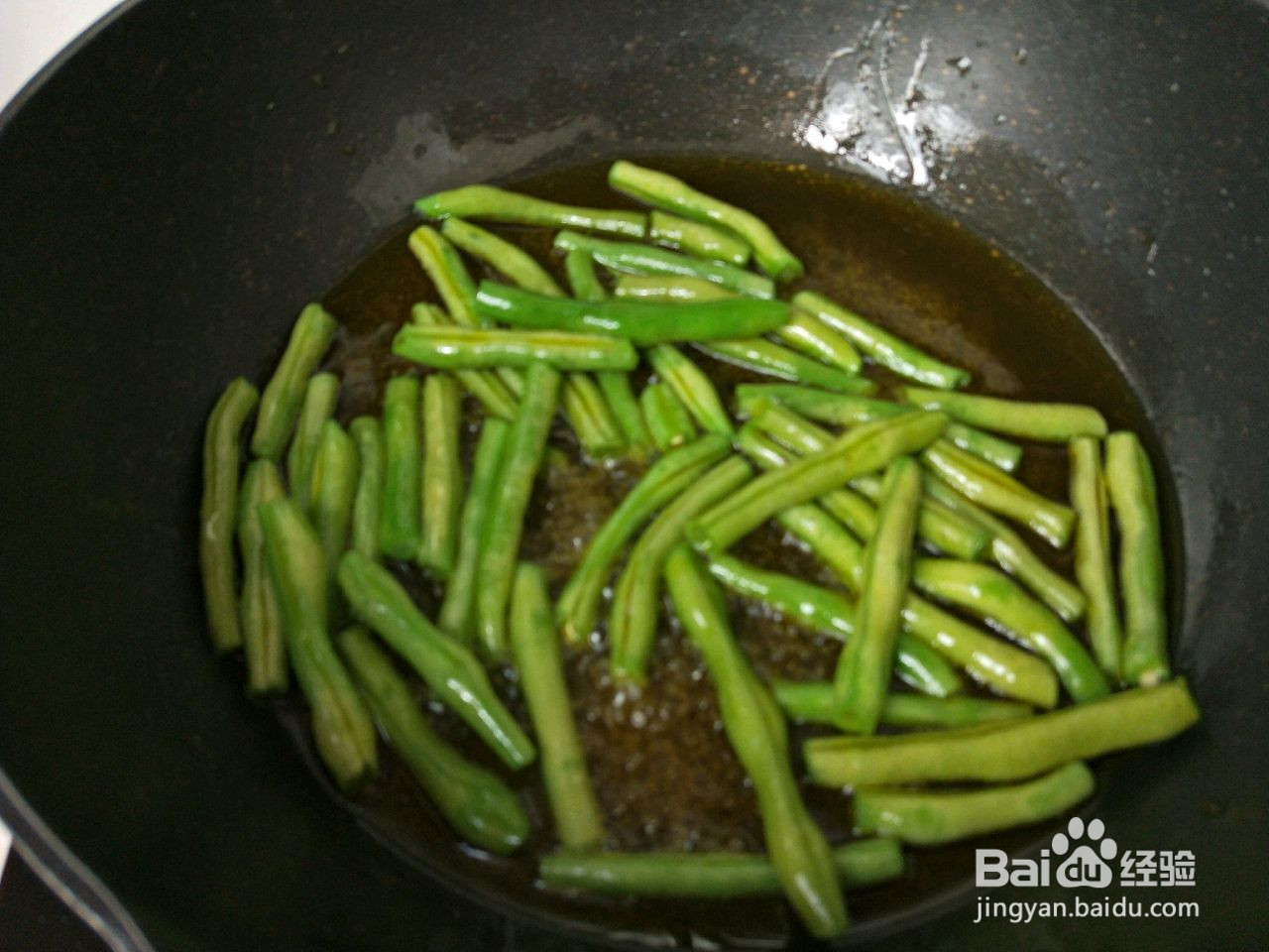 蚝油汁烧茄子豆角的做法