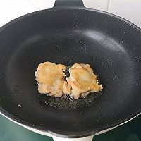 美味的黄油柠香辣鸡排