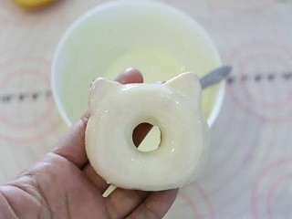 百变凯蒂猫甜甜圈怎么做？