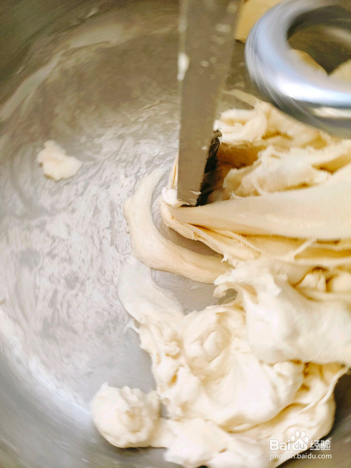 椒香牛角包的做法