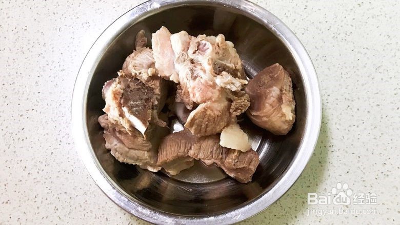 砂锅脊骨鲜藕汤