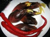 憨态可掬的冒三鲜炒芫荷的做法