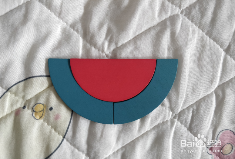 用幼儿积木怎么拼一只站着歌唱的鸟儿？