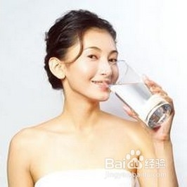 口臭的原因和治疗方法(秋季快速消除口臭3妙招
