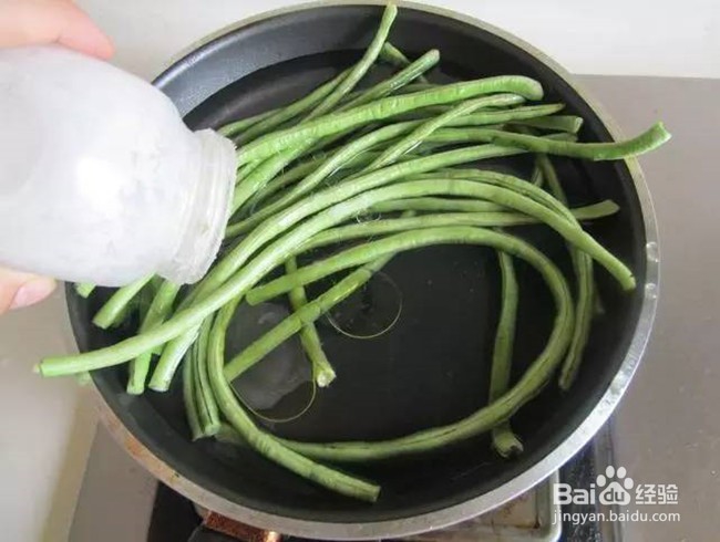 麻酱拌豆角,美味又不失营养。