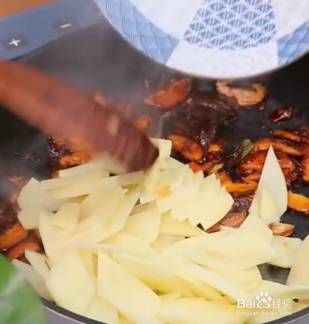 香菇炒土豆片的做法