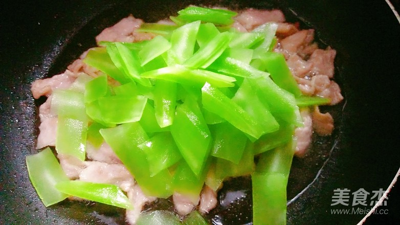 耳子莴笋炒肉片