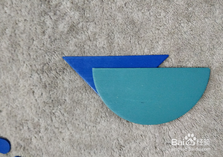 含两个三角形的旗鱼用蒙氏积木怎样拼？