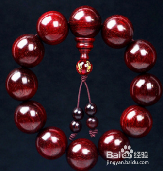 盘好的小叶紫檀是什么颜色