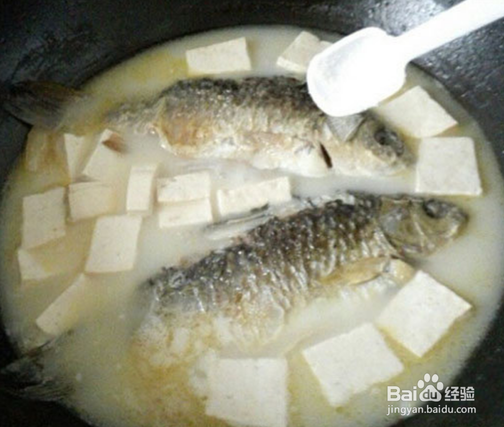 味香汤鲜,肉质鲜嫩的鲫鱼豆腐汤