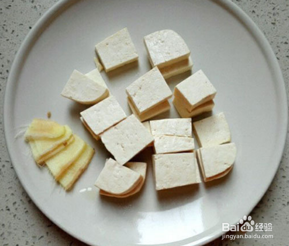 味香汤鲜,肉质鲜嫩的鲫鱼豆腐汤