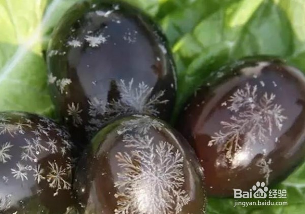 如何切皮蛋不碎也不沾刀