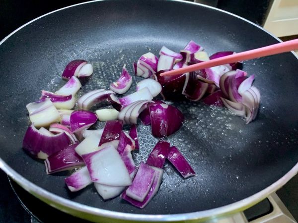 黑椒酱汁牛肉配白饭