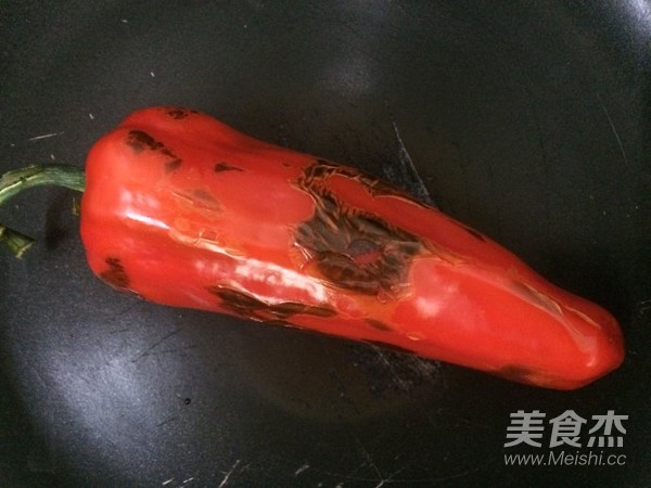 皮蛋烧辣椒的做法