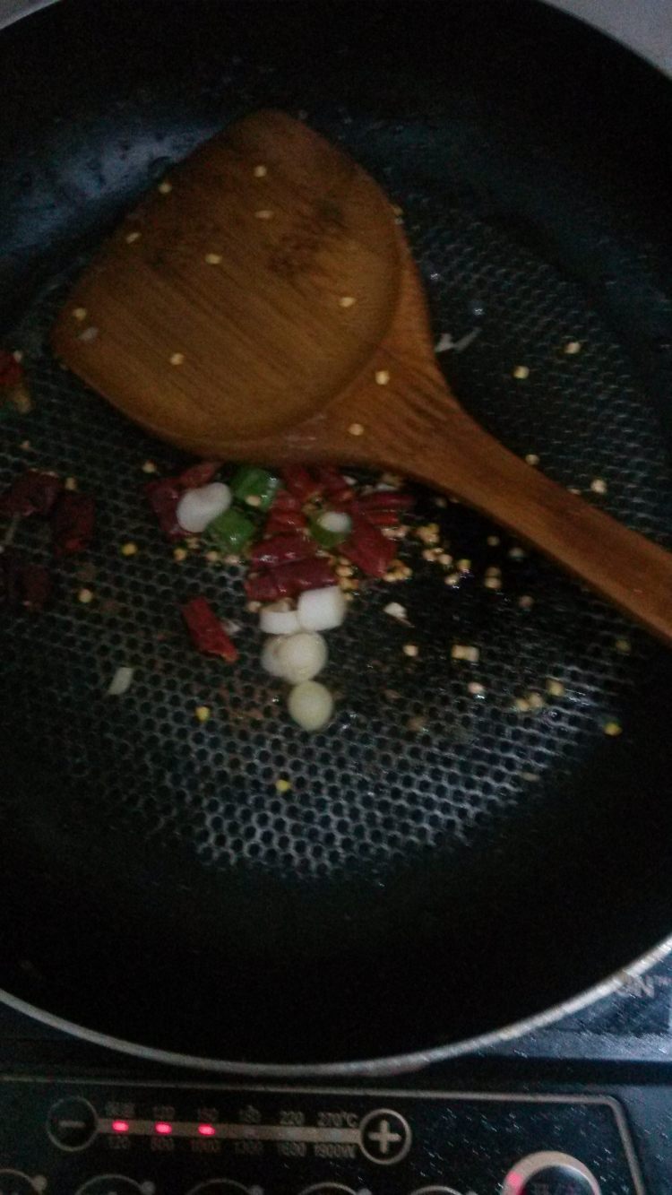 教你做酸辣土豆丝，真是难得的美味