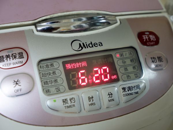 银耳莲子百合粥