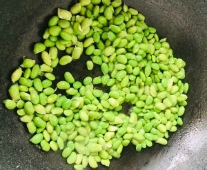教你怎么做家常小炒毛豆炒鸡蛋