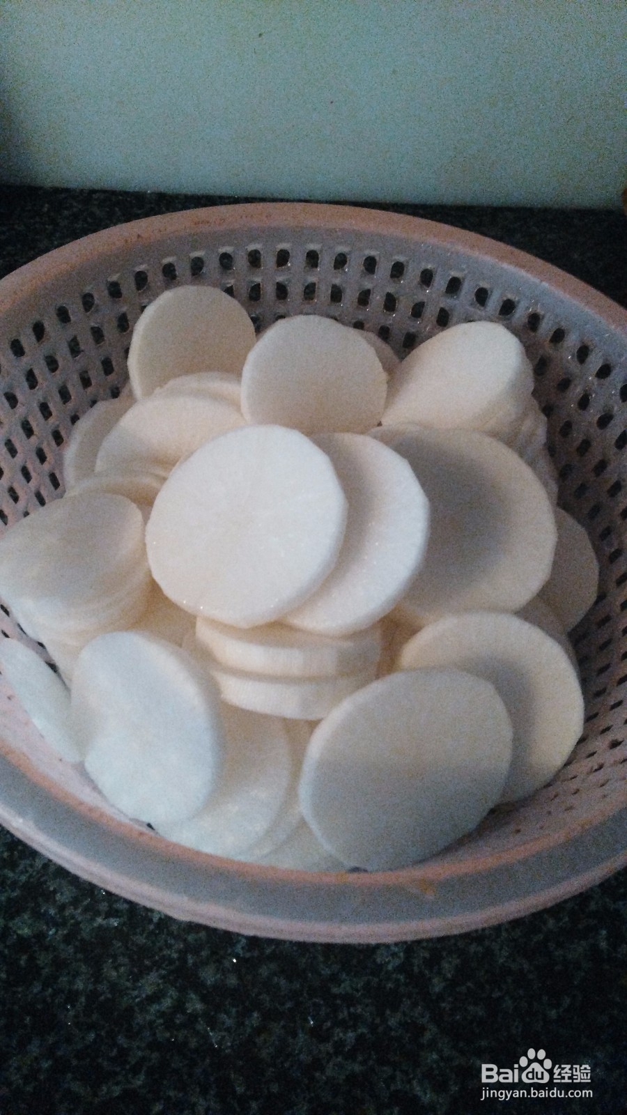 白萝卜烧鸭架的做法