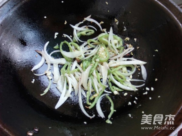 黑豆苗拌双菇