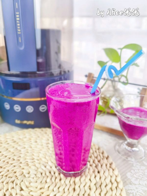 火龙果芒果酸奶奶昔