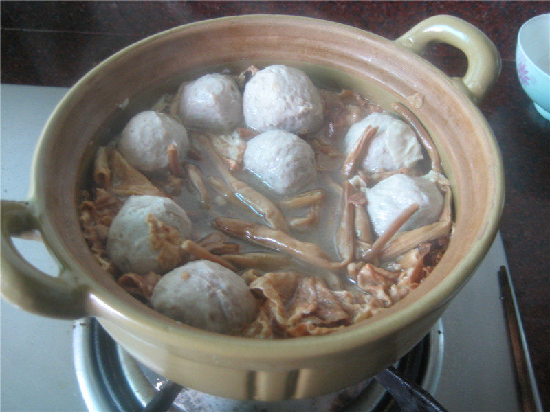 腐竹针菜羊肉丸汤的做法，妈妈们快收！