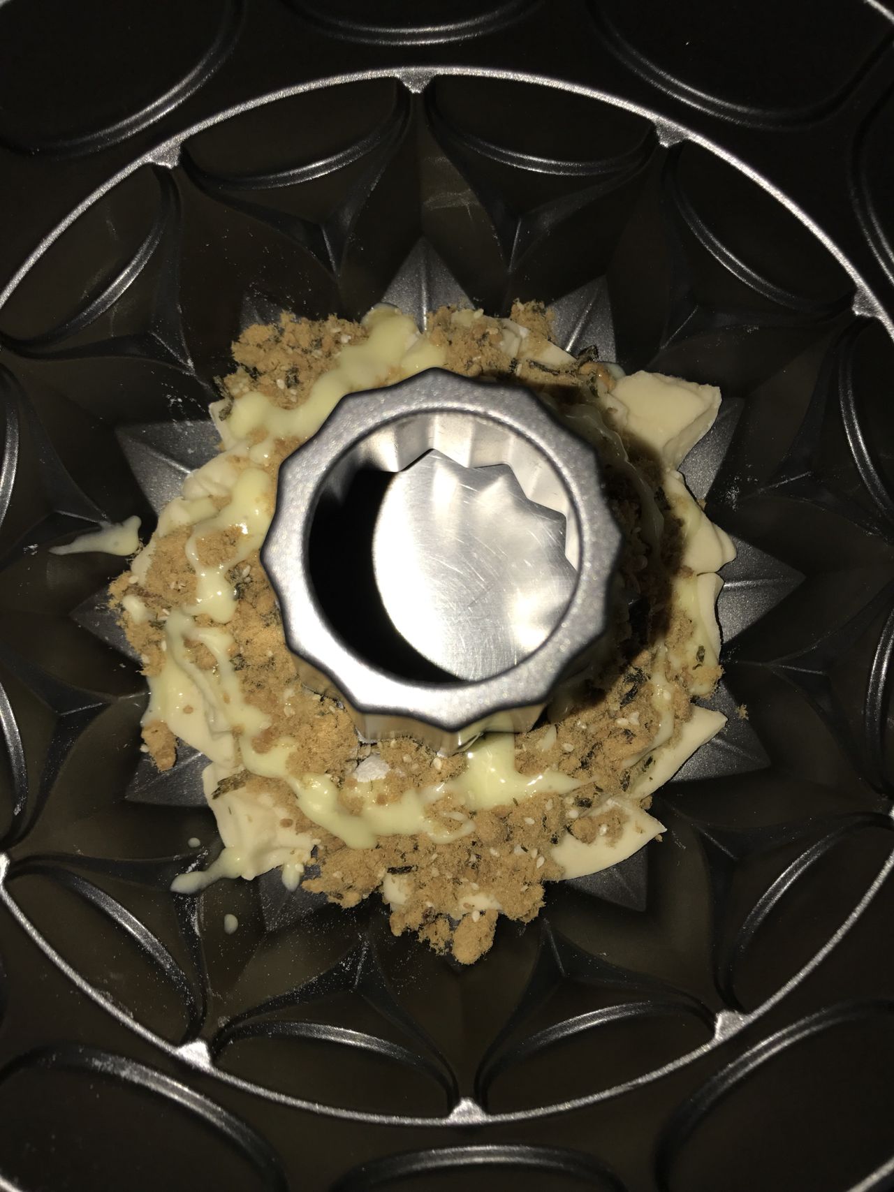 让我们一起去学习肉松沙拉手撕包的做法吧