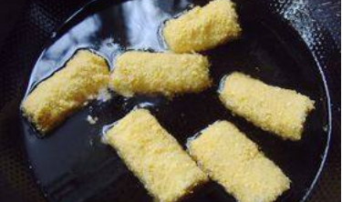 蛋酥香蕉卷简单做法