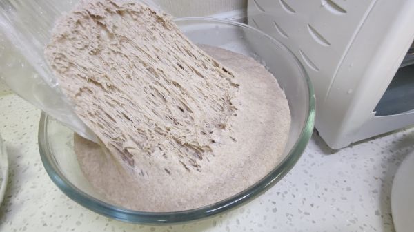 鸡蛋粉条小茴香全麦包子