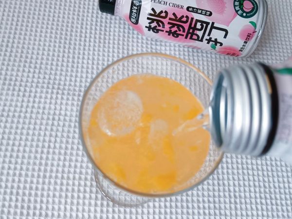 蟠桃西打气泡水