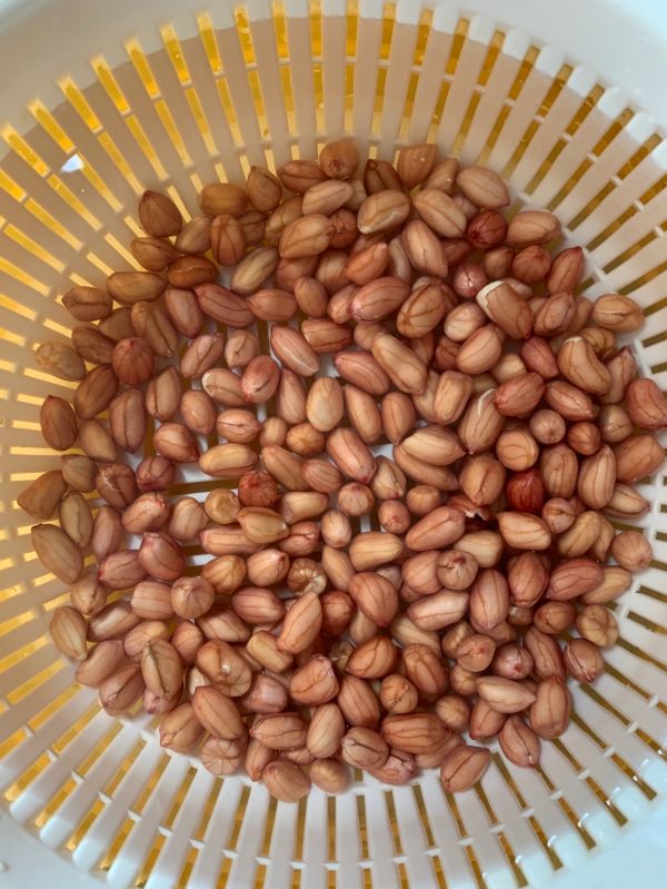 莲藕花生玉米猪脚汤