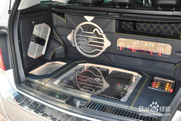 音乐派的逍遥宫 奔驰改装音响