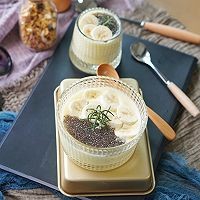 如何制作美味的香蕉芒果奇亚籽慕斯雪