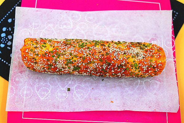 葱香肉松面包卷