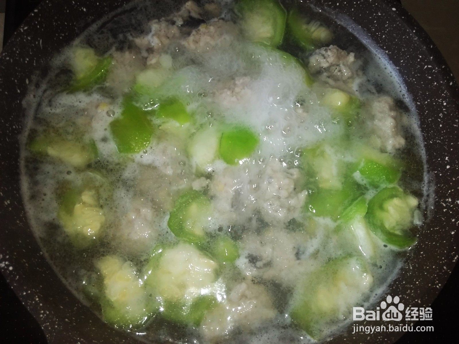 丝瓜和鱼丸这样滚汤，鲜美又好吃