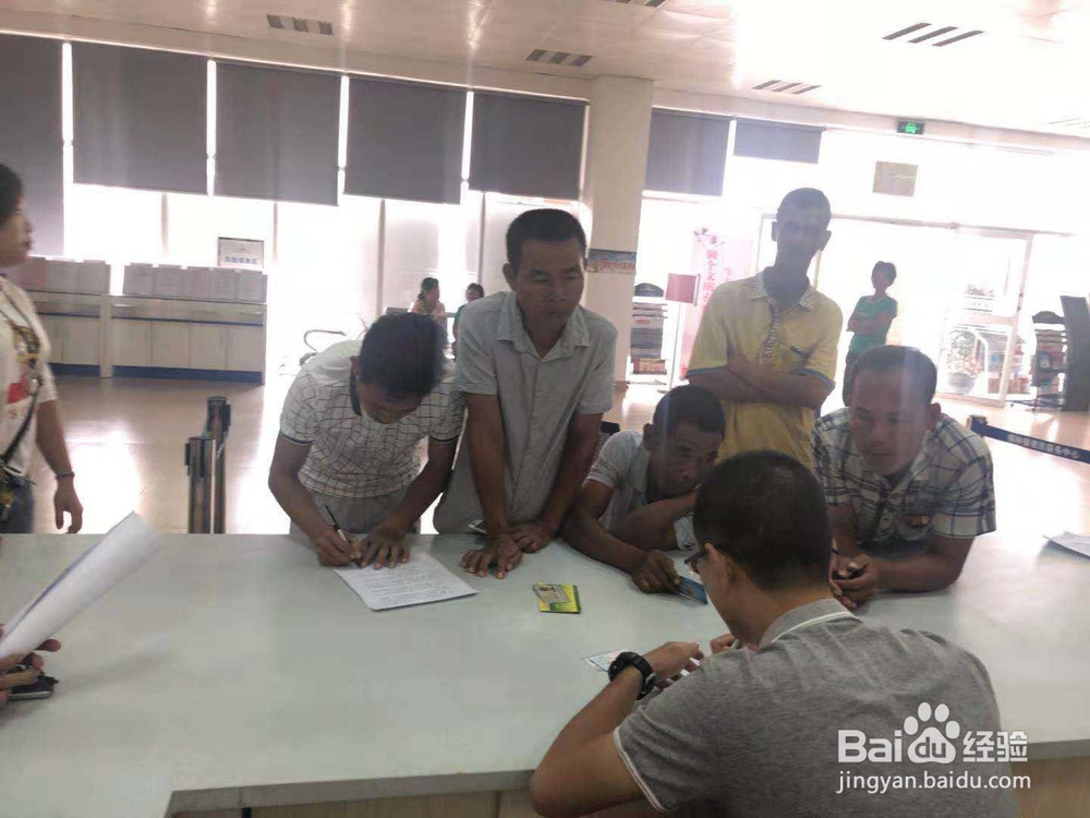 如何让低收入群体共享发展的成果