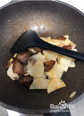 不放盐的腊肉土豆片