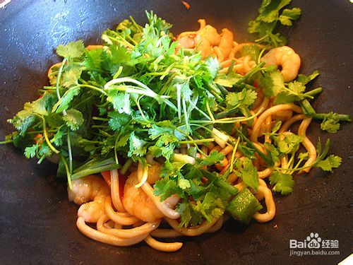 虾仁秋葵炒乌冬