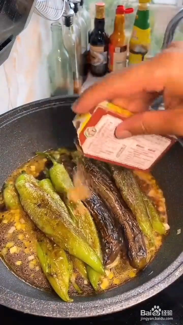 怎样烹饪油焖茄子辣椒
