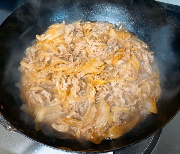 日式牛肉盖浇饭
