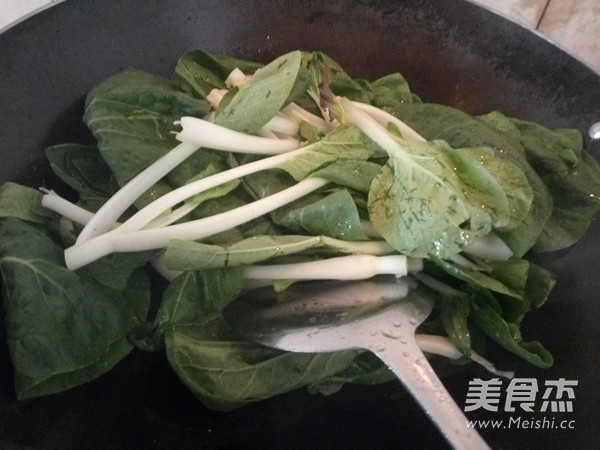 炝炒小白菜的做法