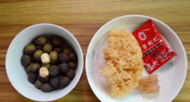 冰糖银耳莲子羹的制作步骤