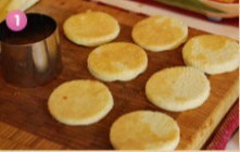 巧克力淋酱杏仁蛋糕