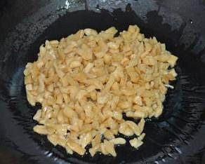 萝卜干炒猪油渣