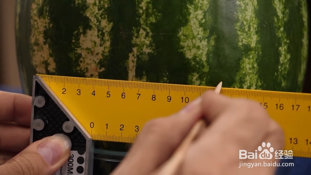 这个装饰物也太好看了，只需要用西瓜就能制作！