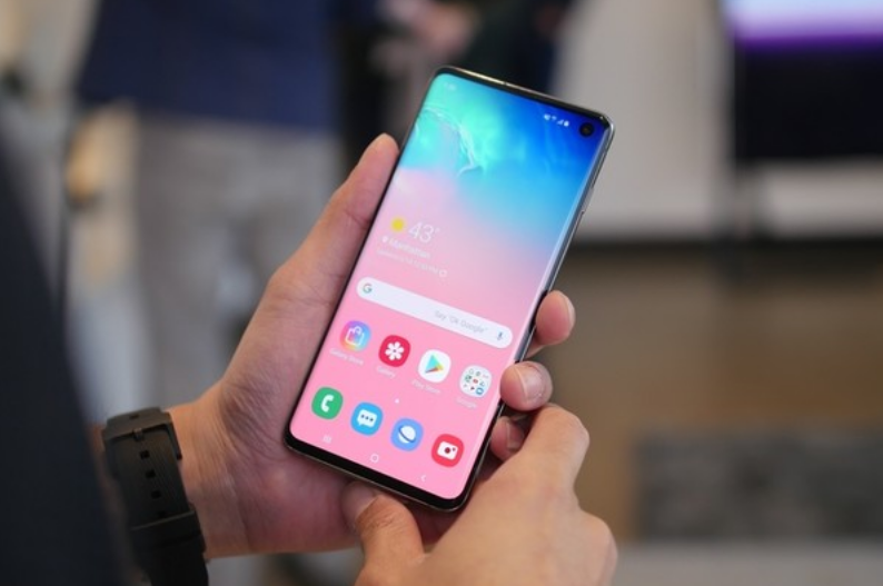 网友聊天不暧昧 但基本上又天天给我发消息是什么原因