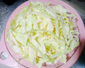 包菜炒粉丝的制作