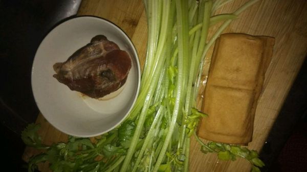 香芹豆干炒牛肉