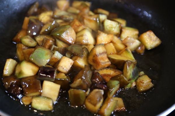 茄丁时蔬鸡蛋拌面