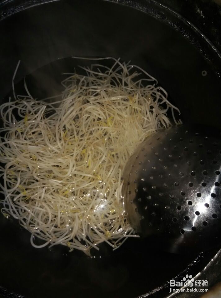 如何凉拌菠菜豆芽更好吃
