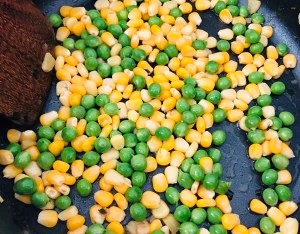 美味的香炒鸡肉丁